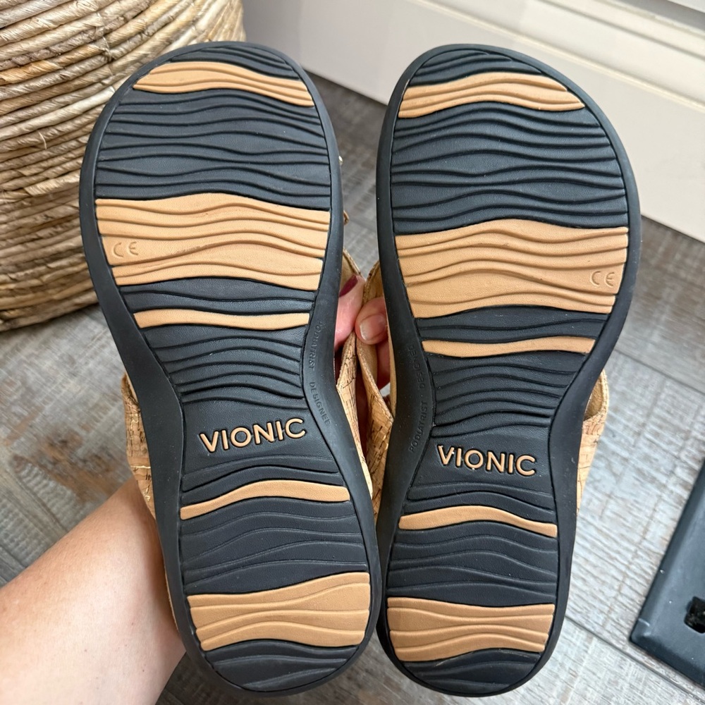 Vionic Bella flip flop sandals sz10 like new - Picture 7 of 12